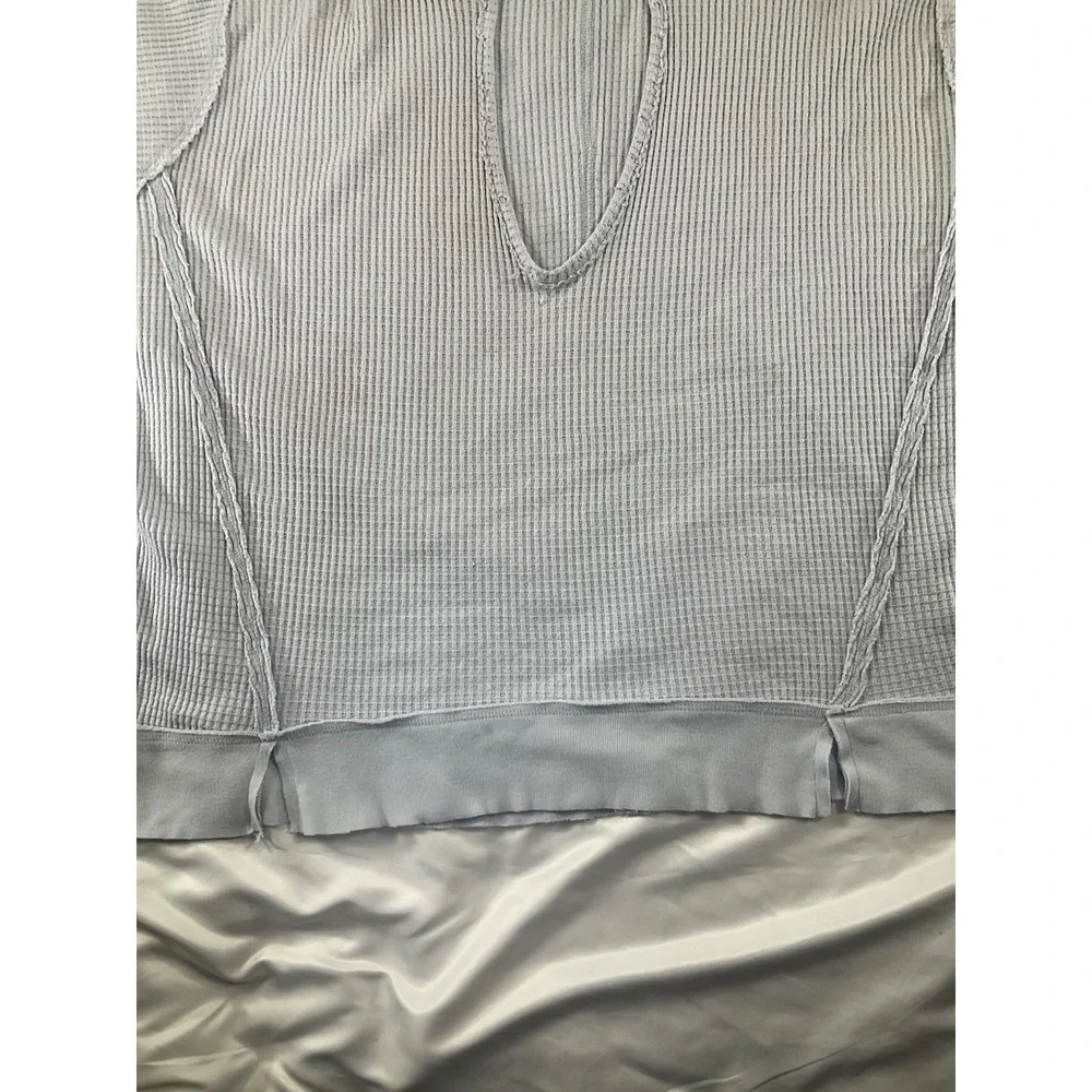 Free People We the Free Buttercup Distressed Thermal Shirt Sz XS lBaby Blue 247